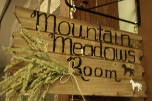 Welcome to Mountain Meadows Room